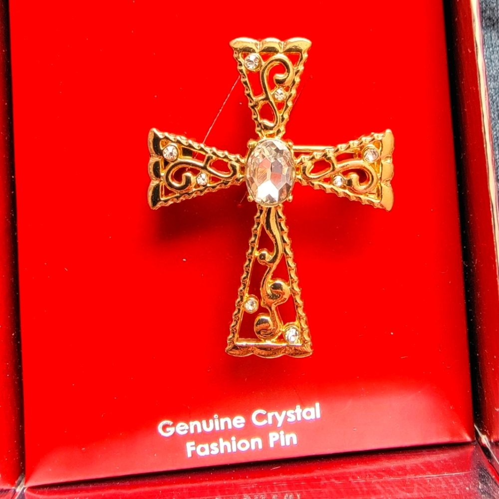 💰🌟 3 for $13 Genuine Crystal Fashion Cross Pin